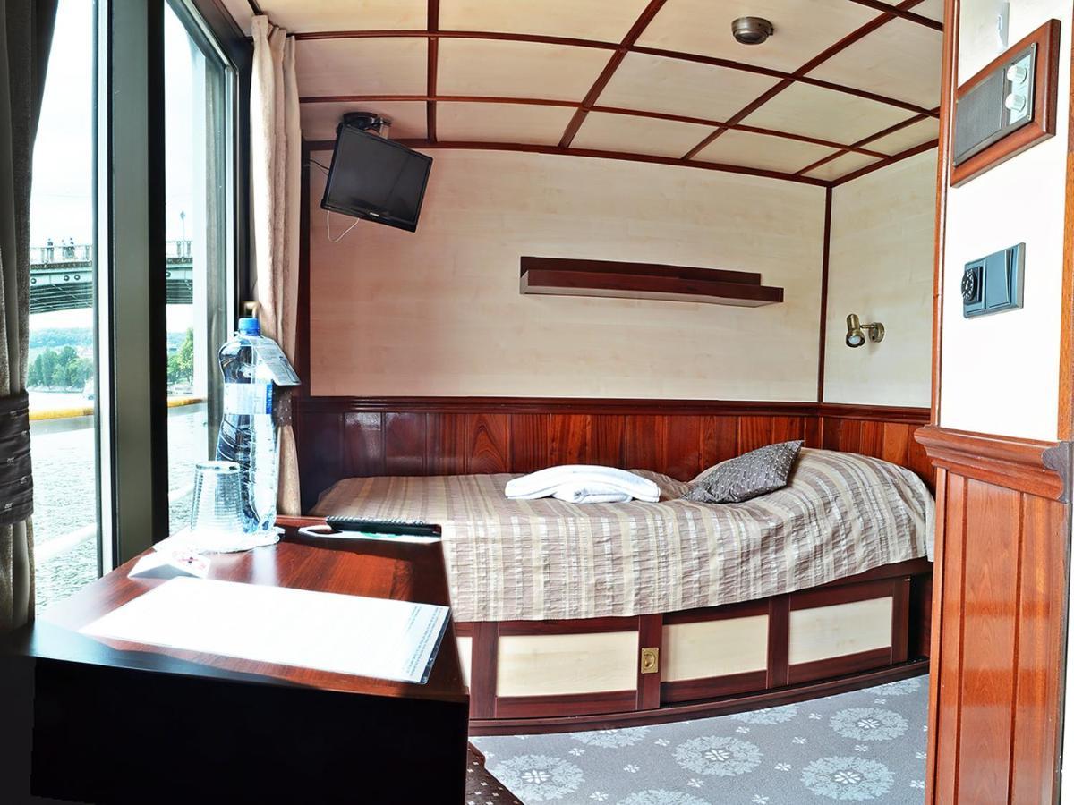 Florentina Boat Прага Екстер'єр фото