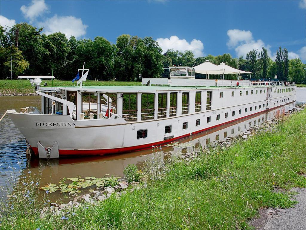 Florentina Boat Прага Екстер'єр фото