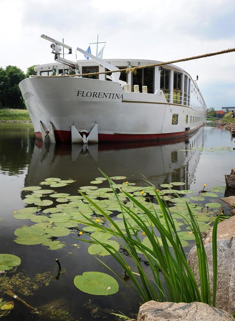 Florentina Boat Прага Екстер'єр фото